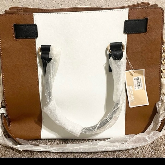 MICHAEL KORS HAMILTON LARGE CENTER STRIPE LUGG/WHITE/BLACK LEATHER GOLD TOTE BAG - Picture 3 of 7